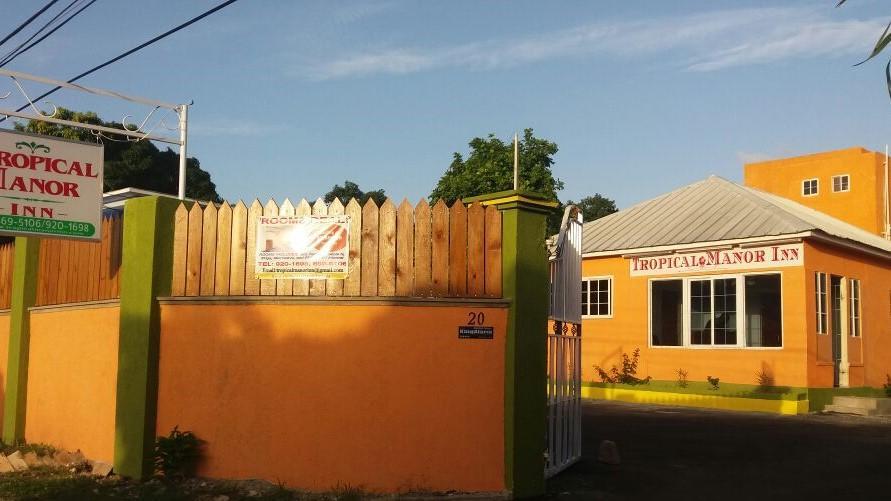 Tropical Manor Inn Half-Way-Tree Kingston Luaran gambar